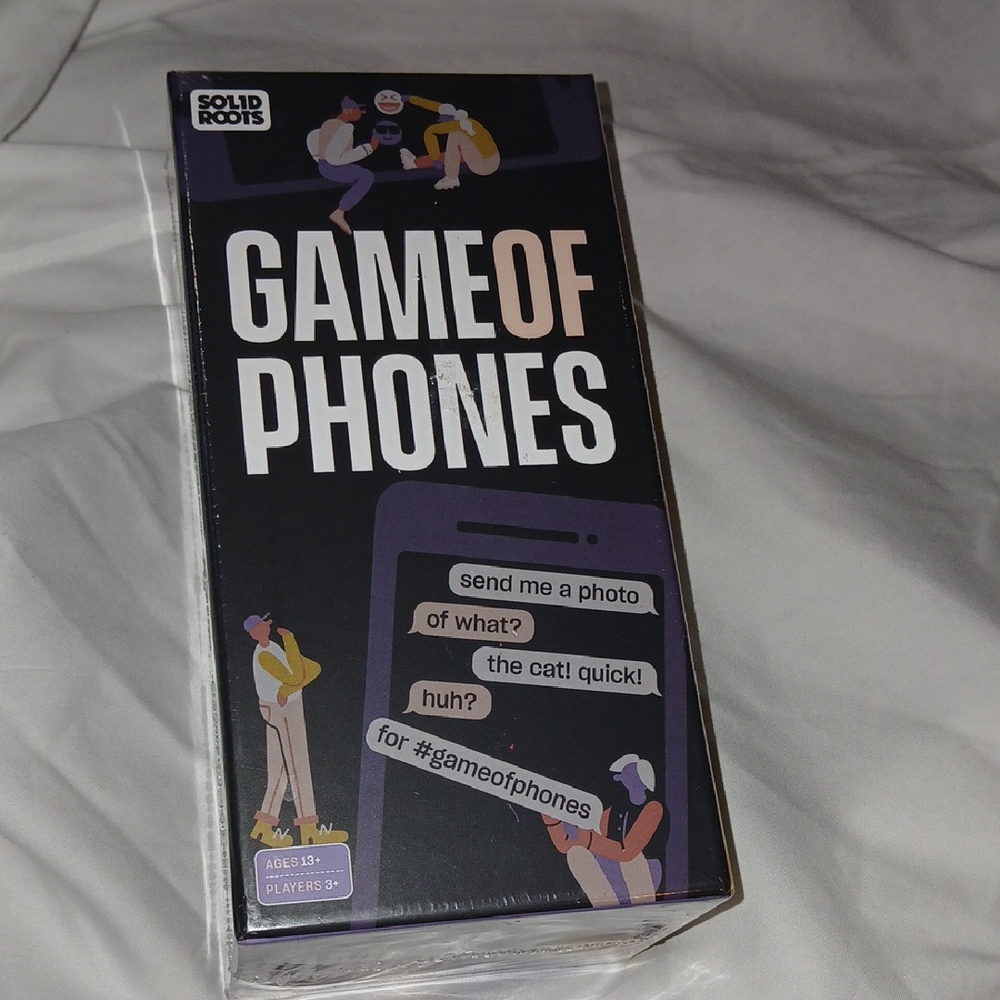 Game of Phones Age 13 and up Players 3 plus NWT